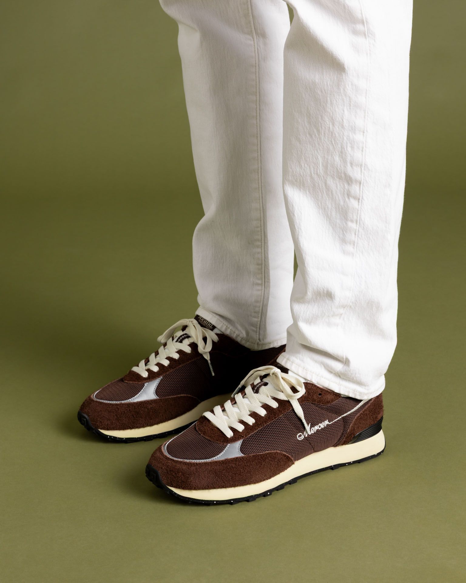 ME261018 The Re-Racer brown