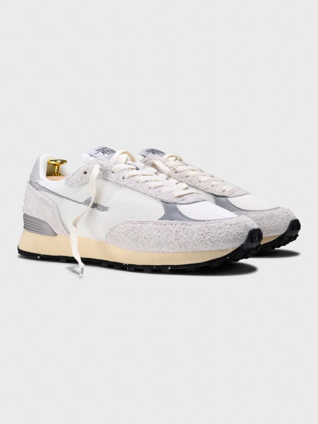 ME261018 The Re Racer White